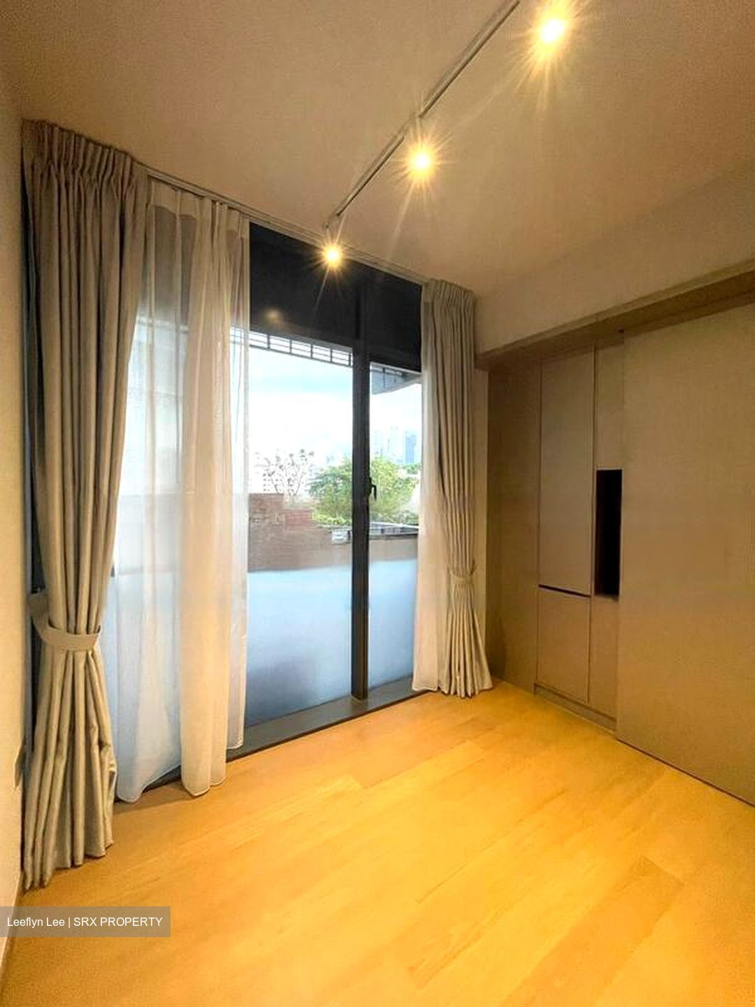 Haus On Handy (D9), Condominium #460149501